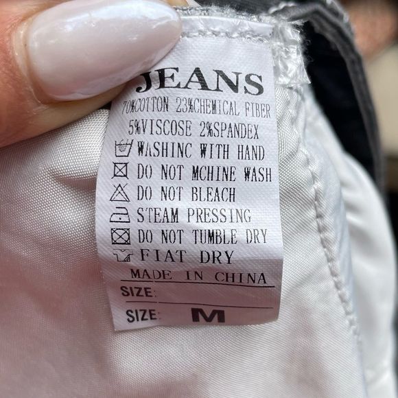 THEFREEYOGA NWT Black Denim White Stitch Cut Off Frayed Shorts - Picture 4 of 5